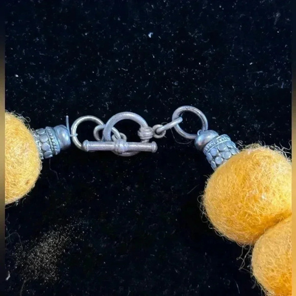 UNIQUE handmade wool necklace and bracelet. Smoke free home. - Picture 3 of 5